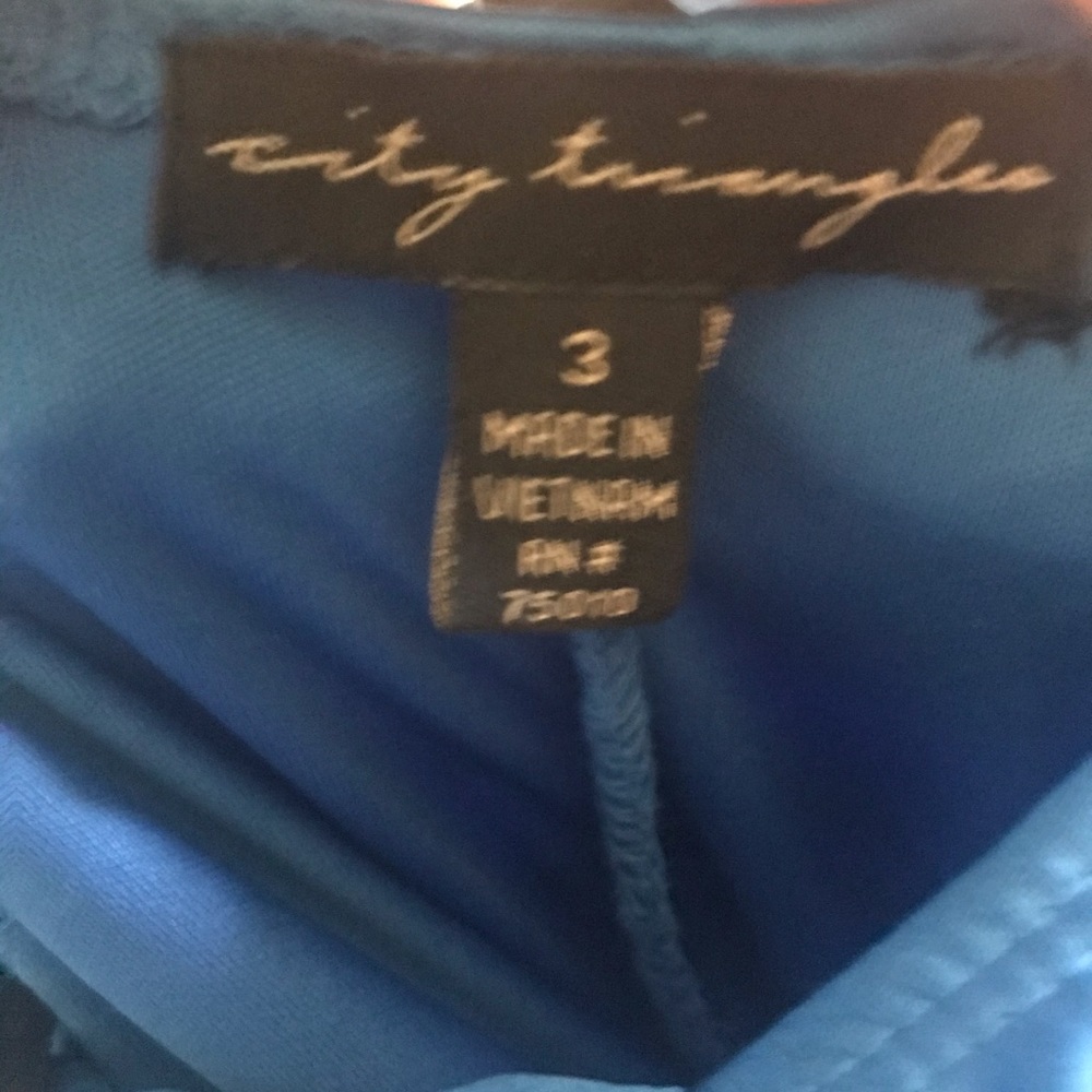 Dress - Picture 5 of 6